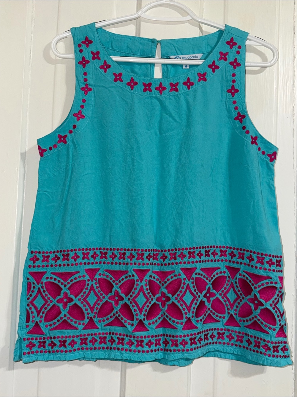 Women's size medium tank top Turquoise Sleeveless Embroidered Top shirt